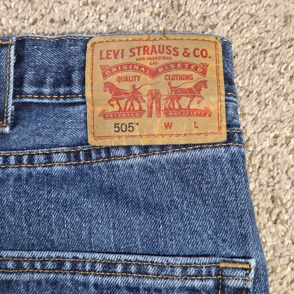 Levis 505 Regular Fit‎ Straight Leg Blue Denim Jeans Mens 52x30 Medium Wash